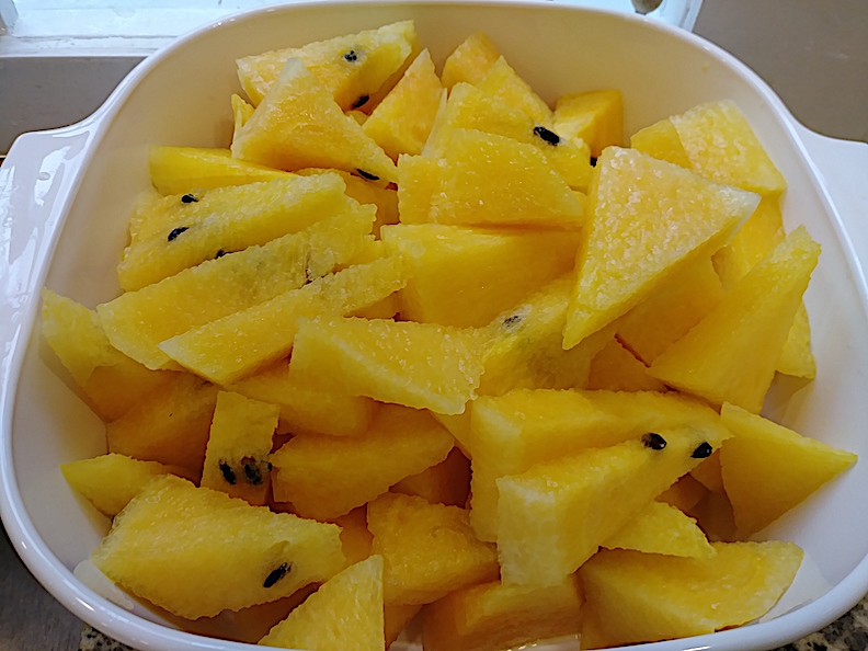 Nicely bite size of yellow watermelon